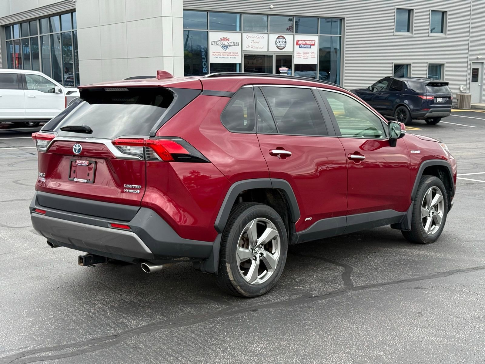 Used 2019 Toyota RAV4 Limited image 3