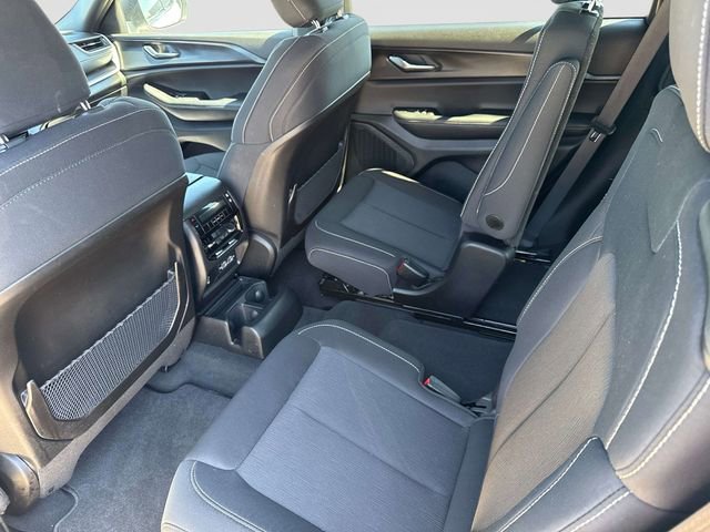 Used 2025 Jeep Grand Cherokee L Laredo w/ Luxury Tech Group I AWD/4WD image 14