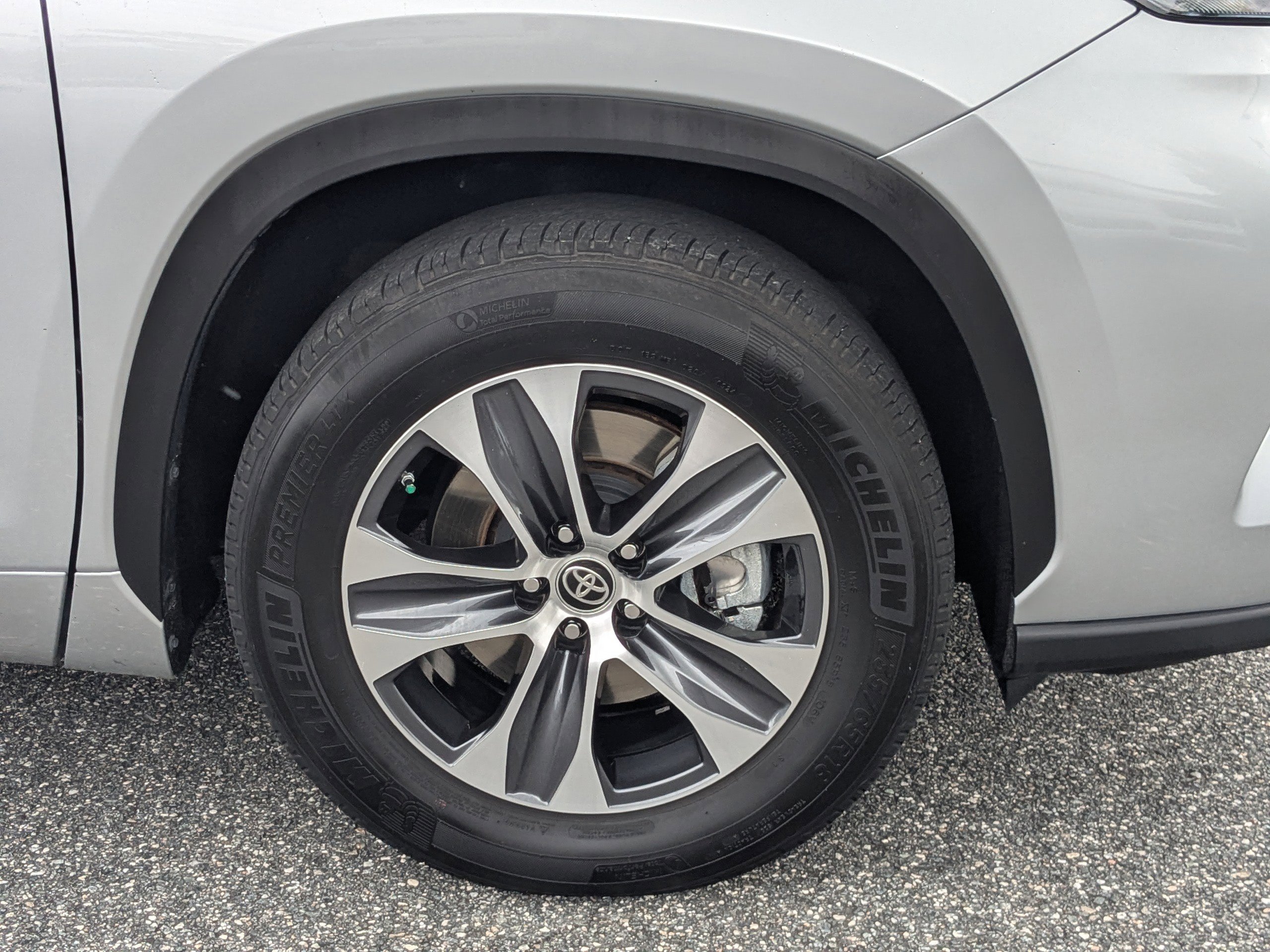 Used 2024 Toyota Highlander XLE image 10