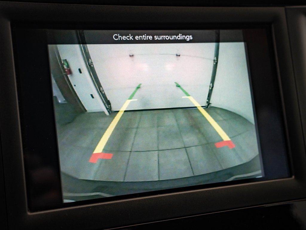 Used 2019 Chrysler Pacifica Touring-L image 28