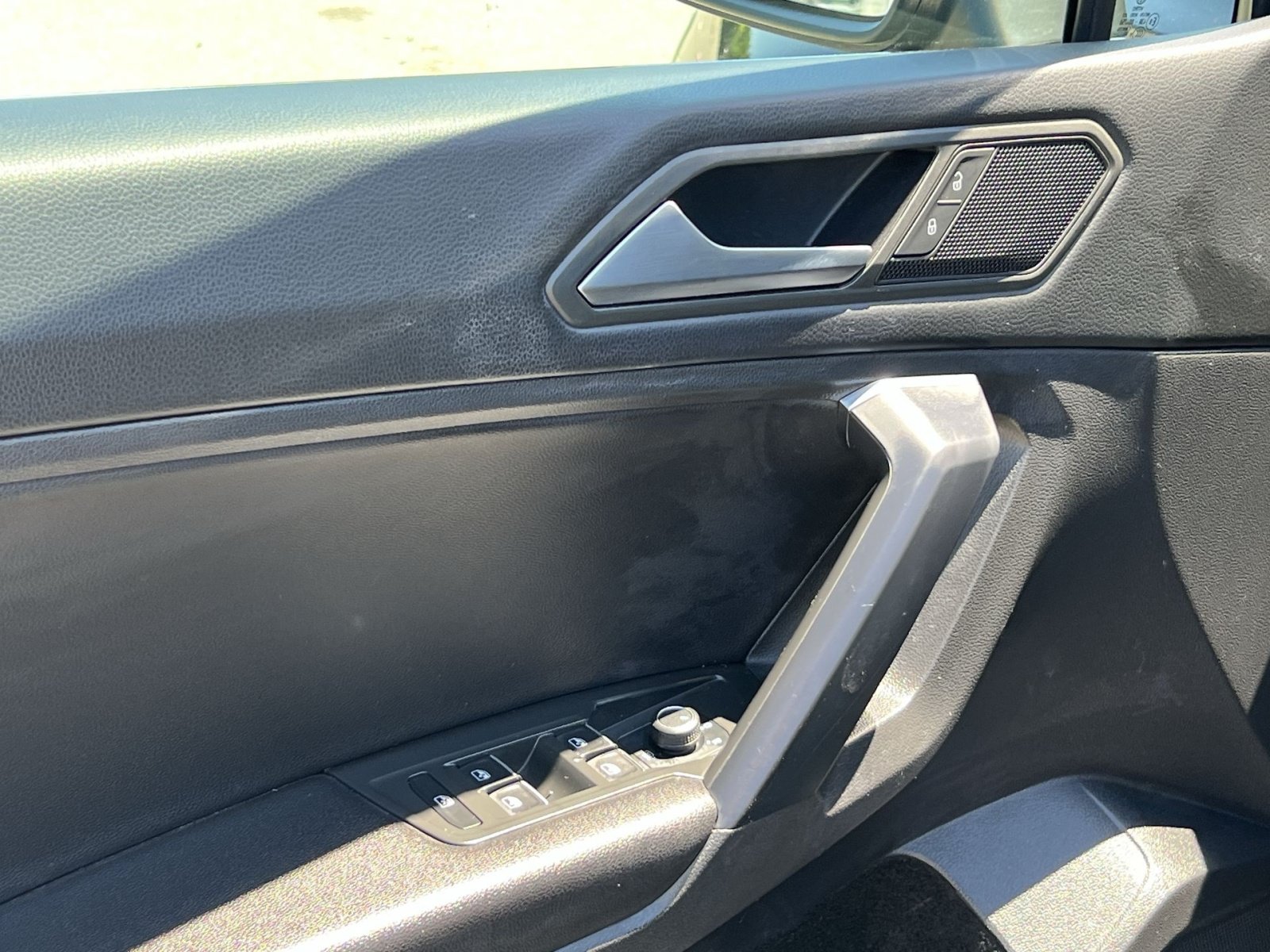 Used 2021 Volkswagen Tiguan SE AWD/4WD image 13