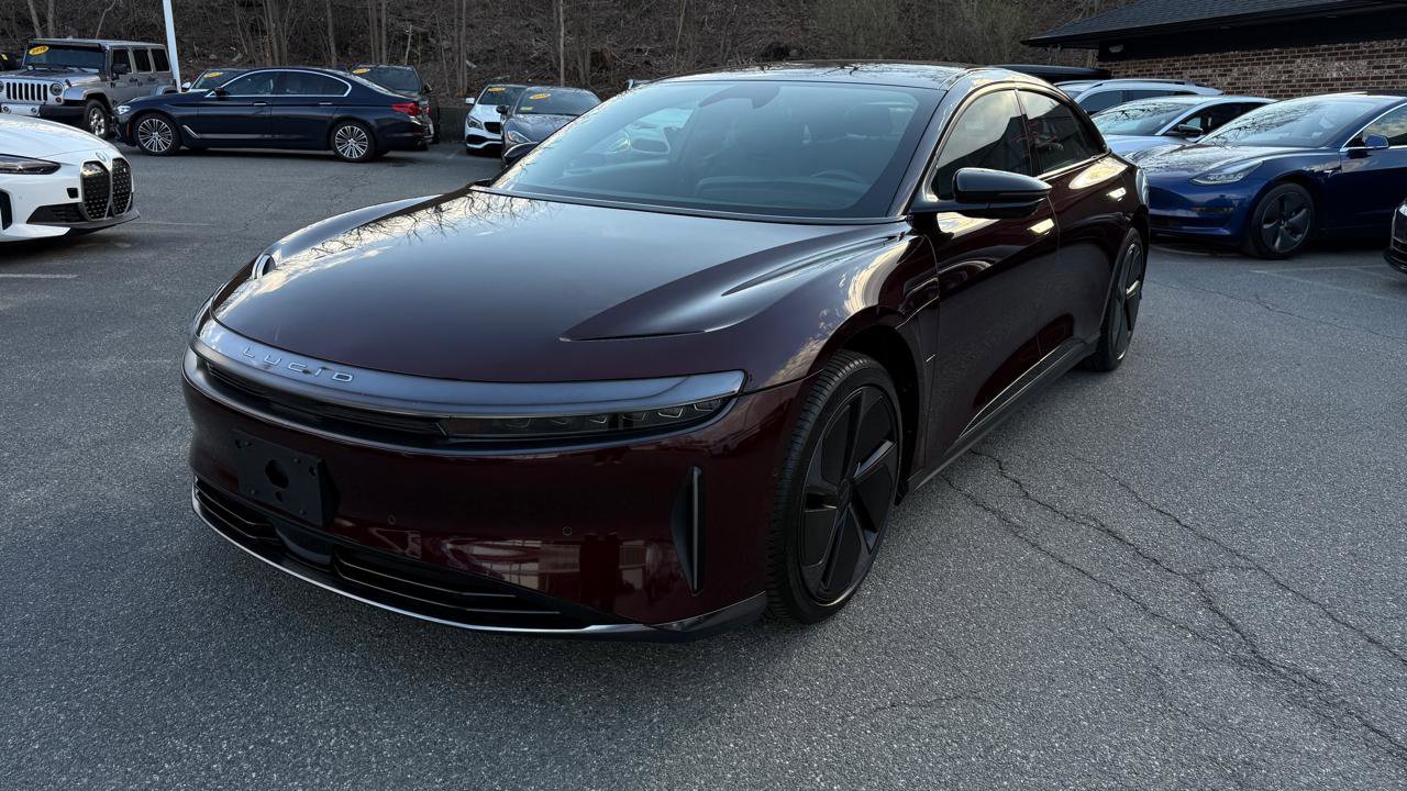 Used 2024 Lucid Air Touring image 2