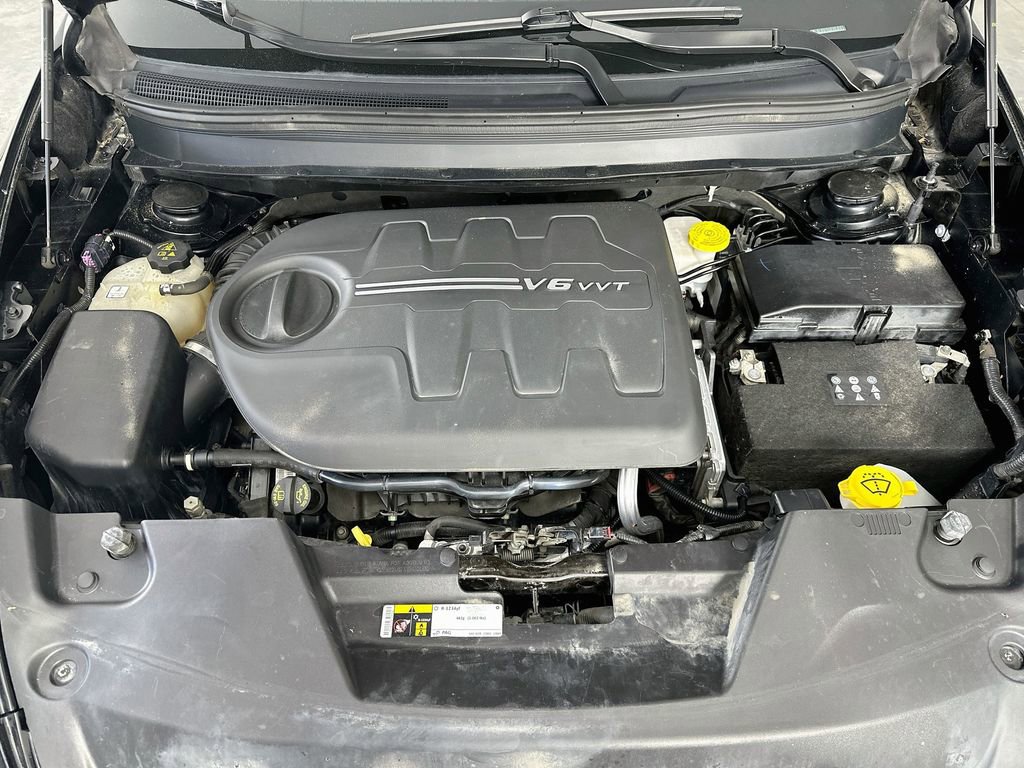 Used 2018 Jeep Cherokee Latitude Plus w/ Comfort/Convenience Group AWD/4WD image 32
