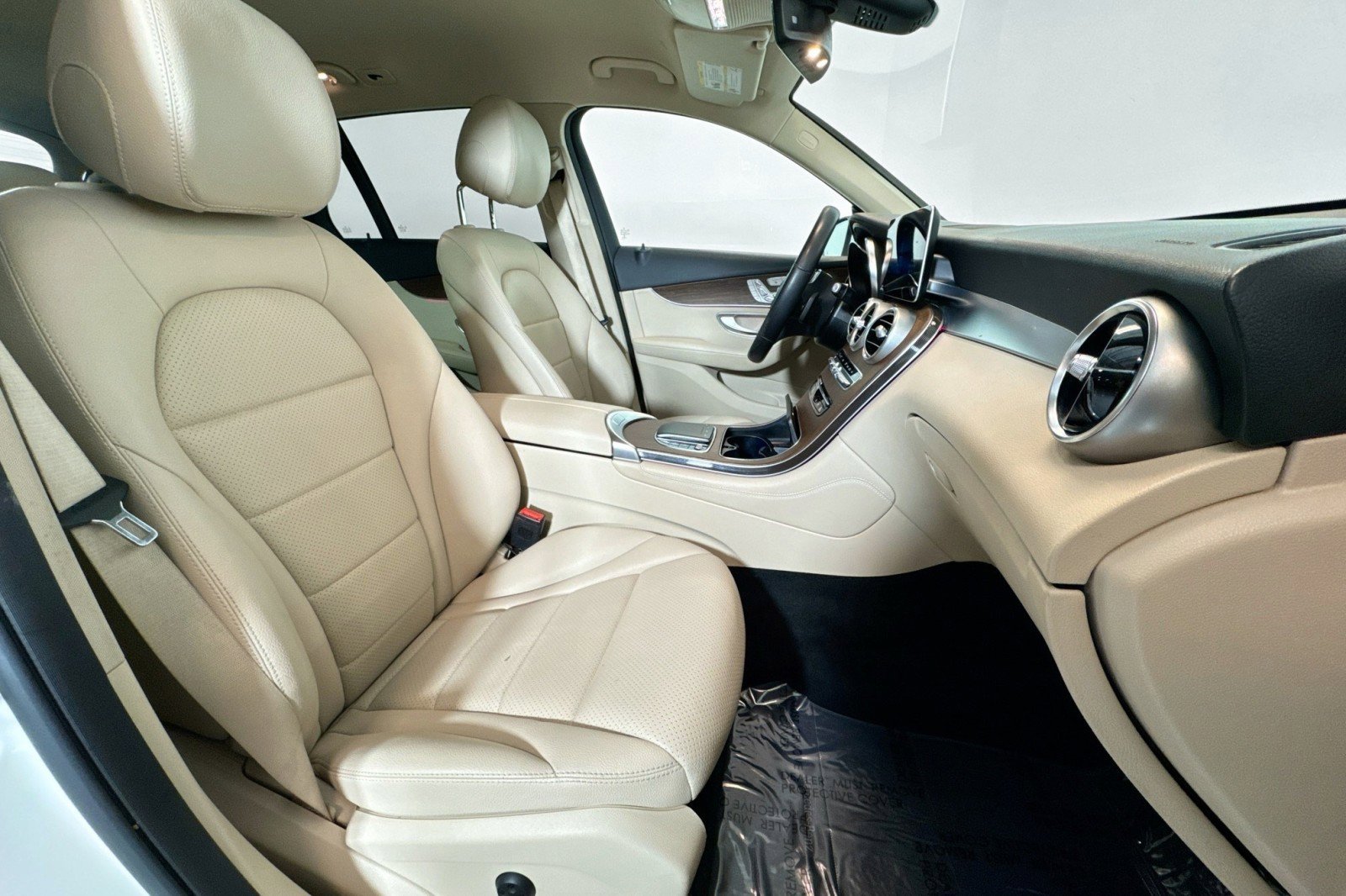 Used 2021 Mercedes-Benz GLC 300 image 26