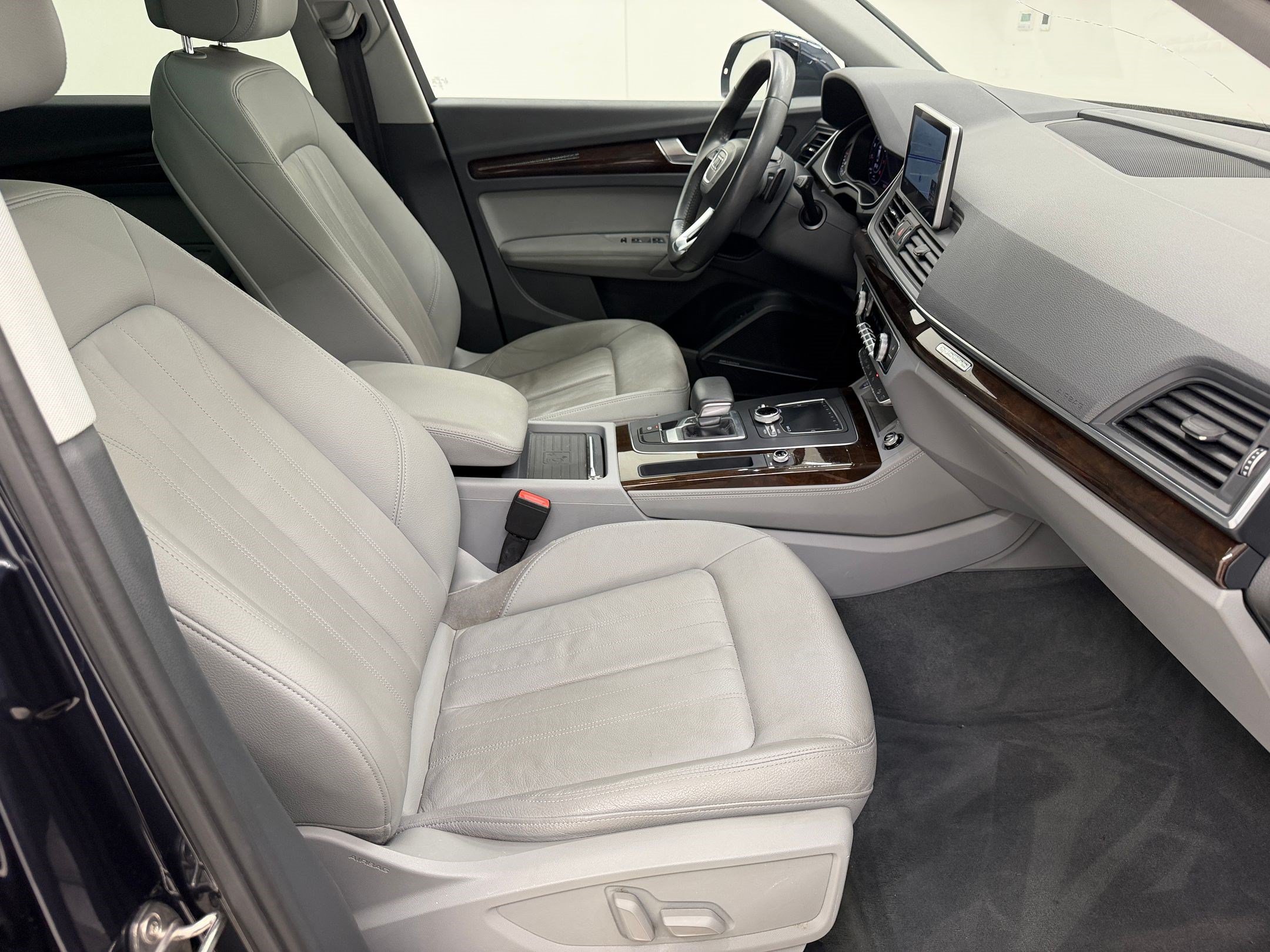 Used 2019 Audi Q5 Prestige w/ Prestige Package AWD/4WD image 27
