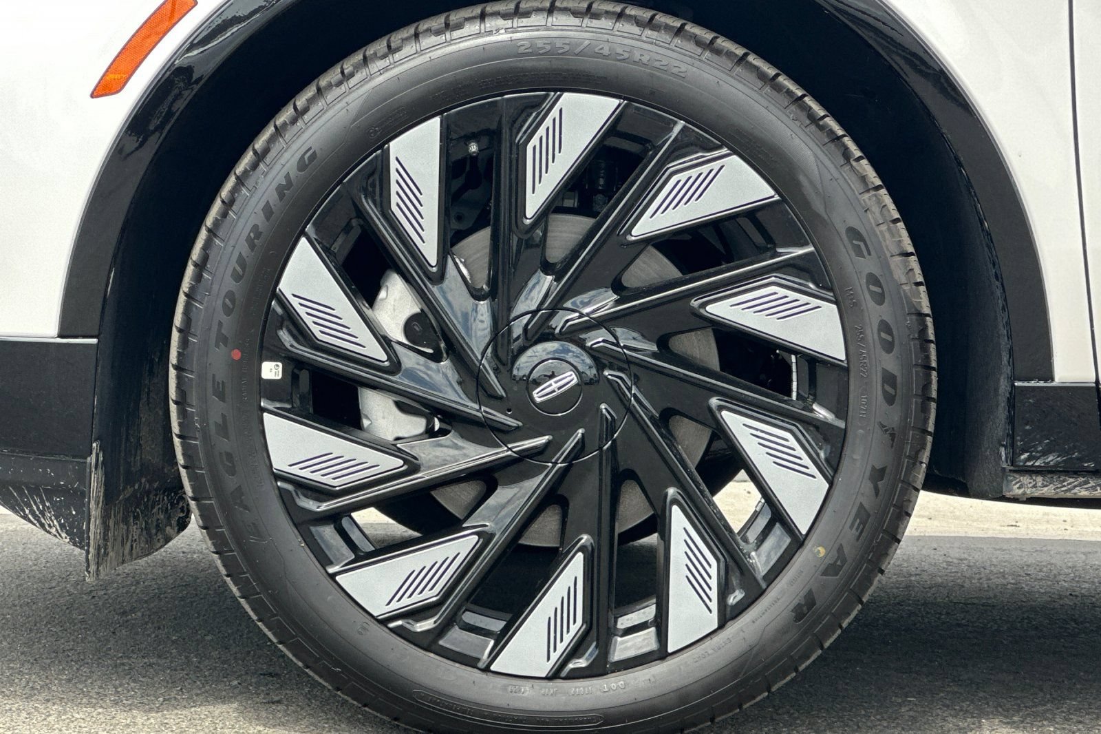 New 2026 Lincoln Nautilus Reserve w/ Jet Appearance Package AWD/4WD image 25