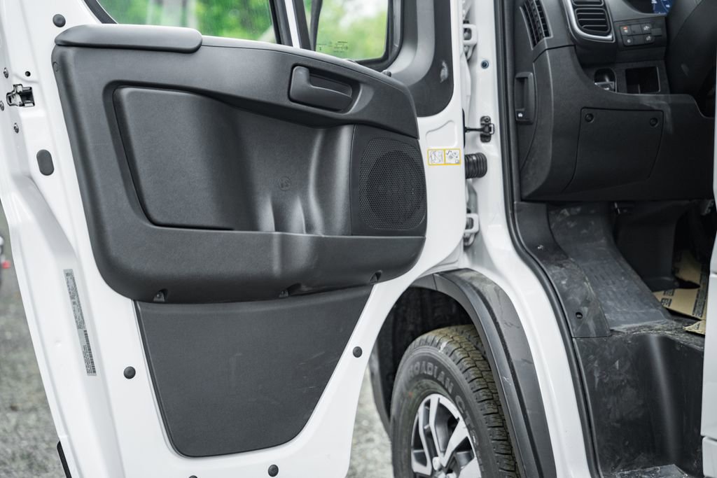 New 2025 RAM ProMaster 3500 w/ Quick Order Package 22G SLT image 29