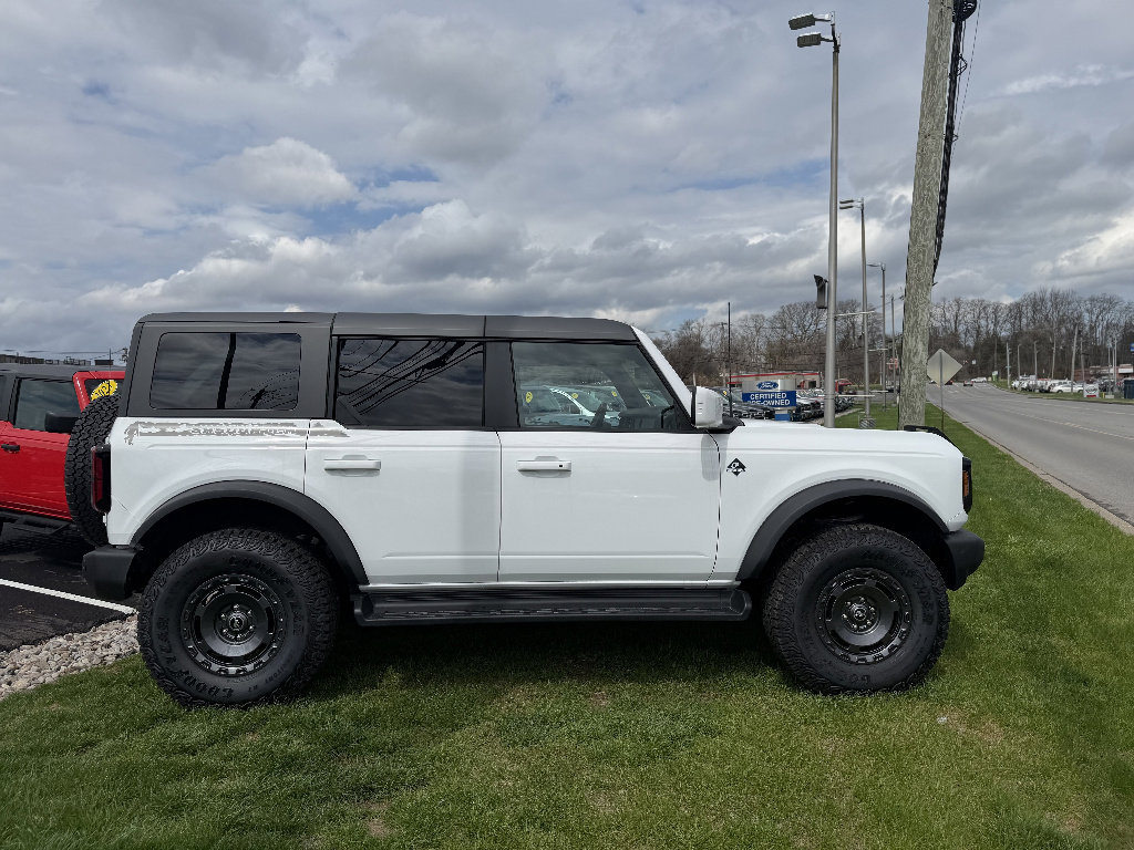 Used 2025 Ford Bronco Outer Banks w/ Sasquatch Package AWD/4WD image 8