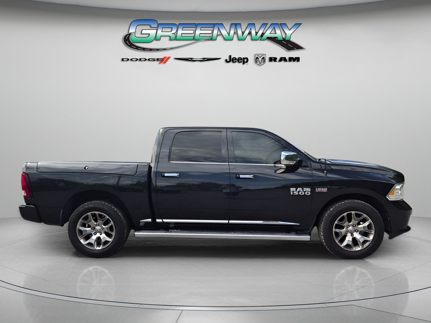 Used 2017 RAM 1500 Limited RWD image 4