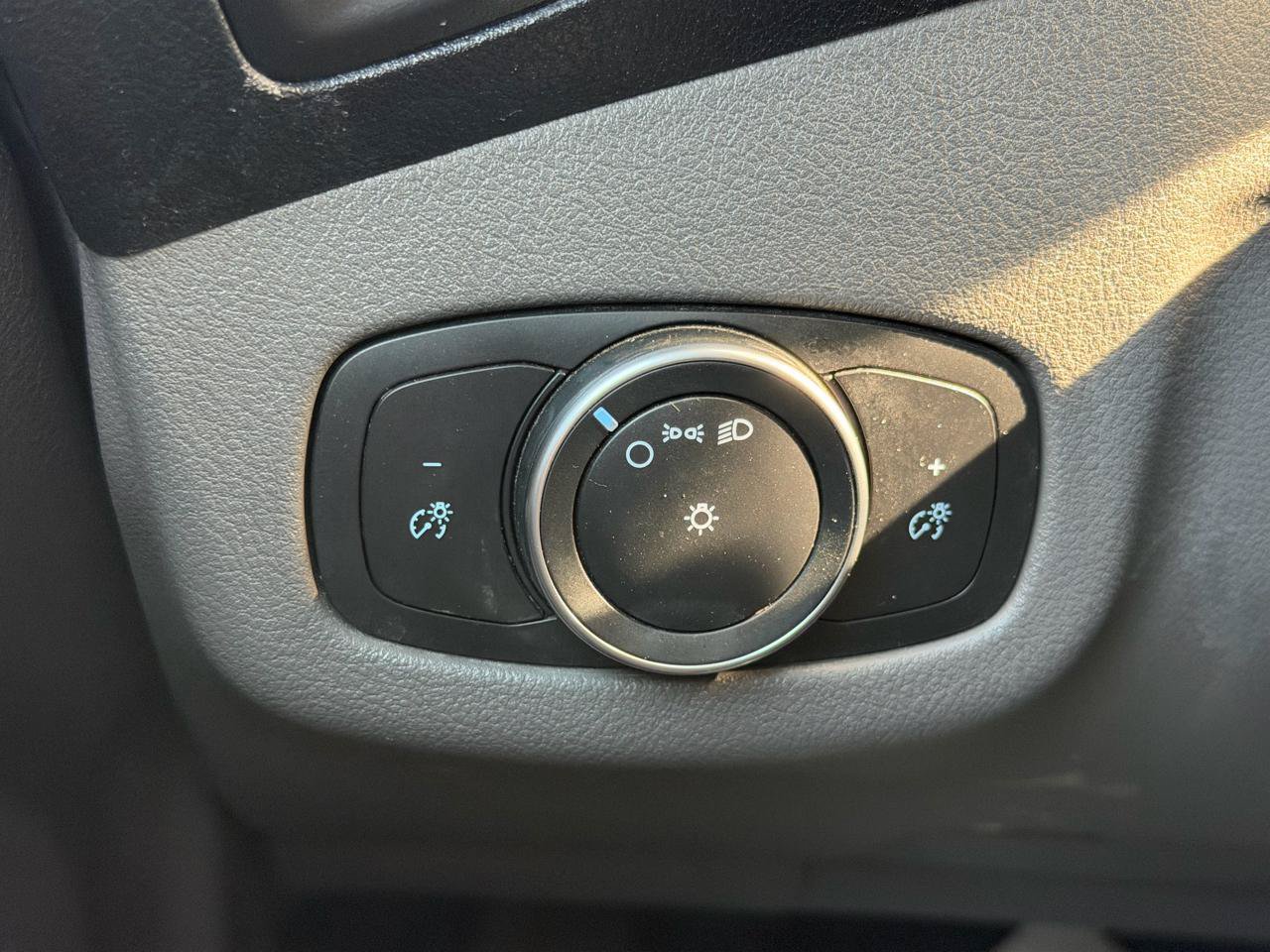 Used 2019 Ford Transit Connect XL FWD image 21