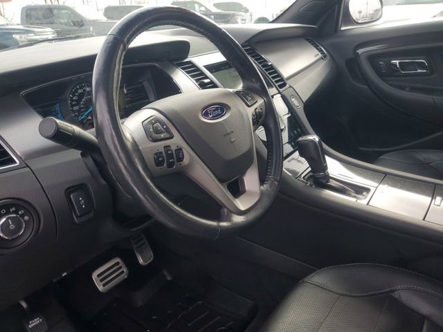 Used 2018 Ford Taurus SHO image 8