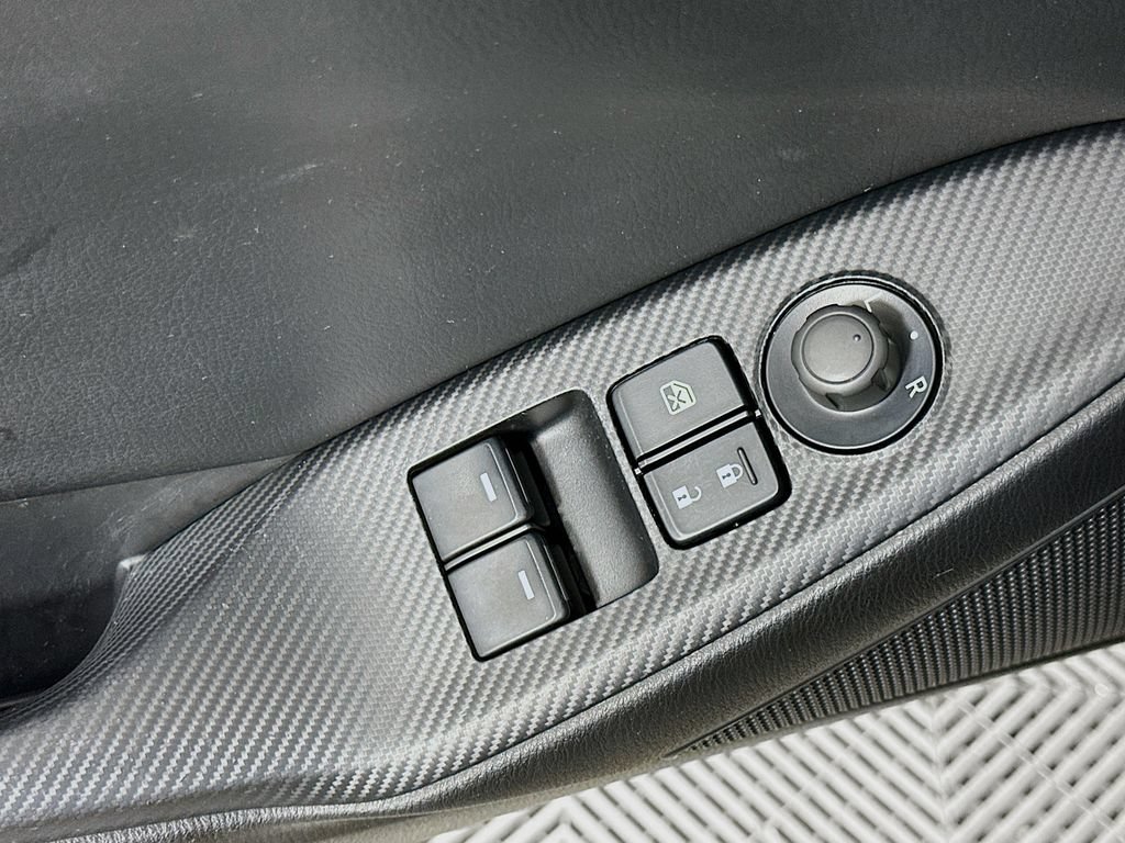 Used 2016 MAZDA MX-5 Miata Club RWD image 17