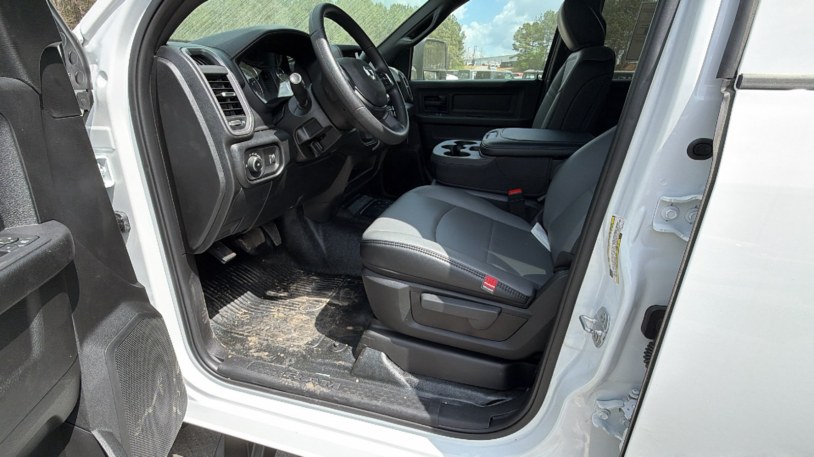 New 2026 RAM 5500 Tradesman w/ Chrome Appearance Group AWD/4WD image 16