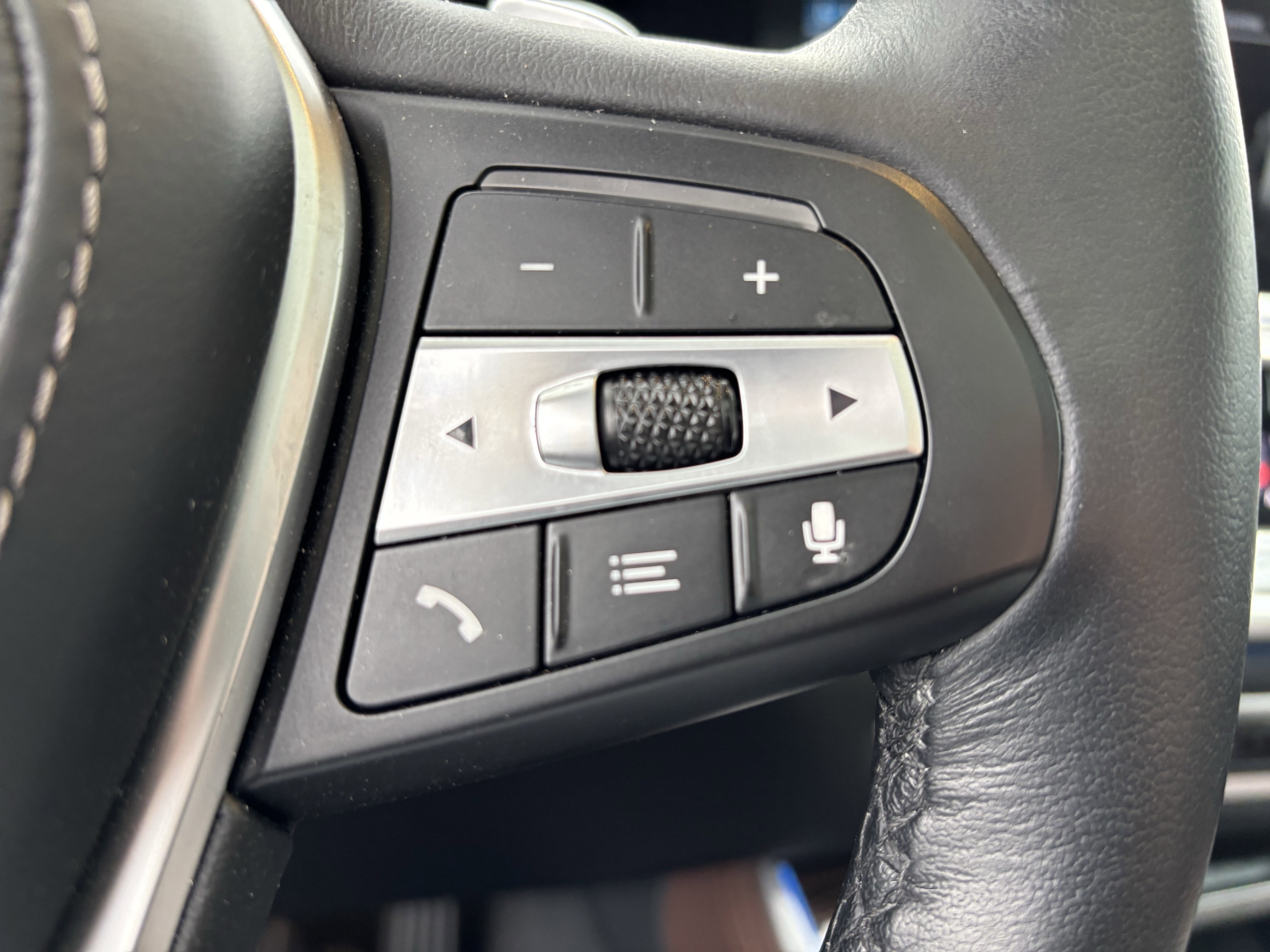 Certified 2023 BMW X5 xDrive45e w/ Executive Package image 20