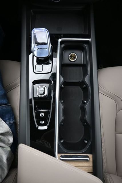 New 2026 Volvo XC60 B5 Plus w/ Protection Package Premier image 11