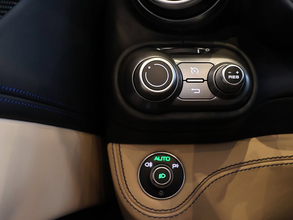 Certified 2020 Ferrari Portofino RWD image 82