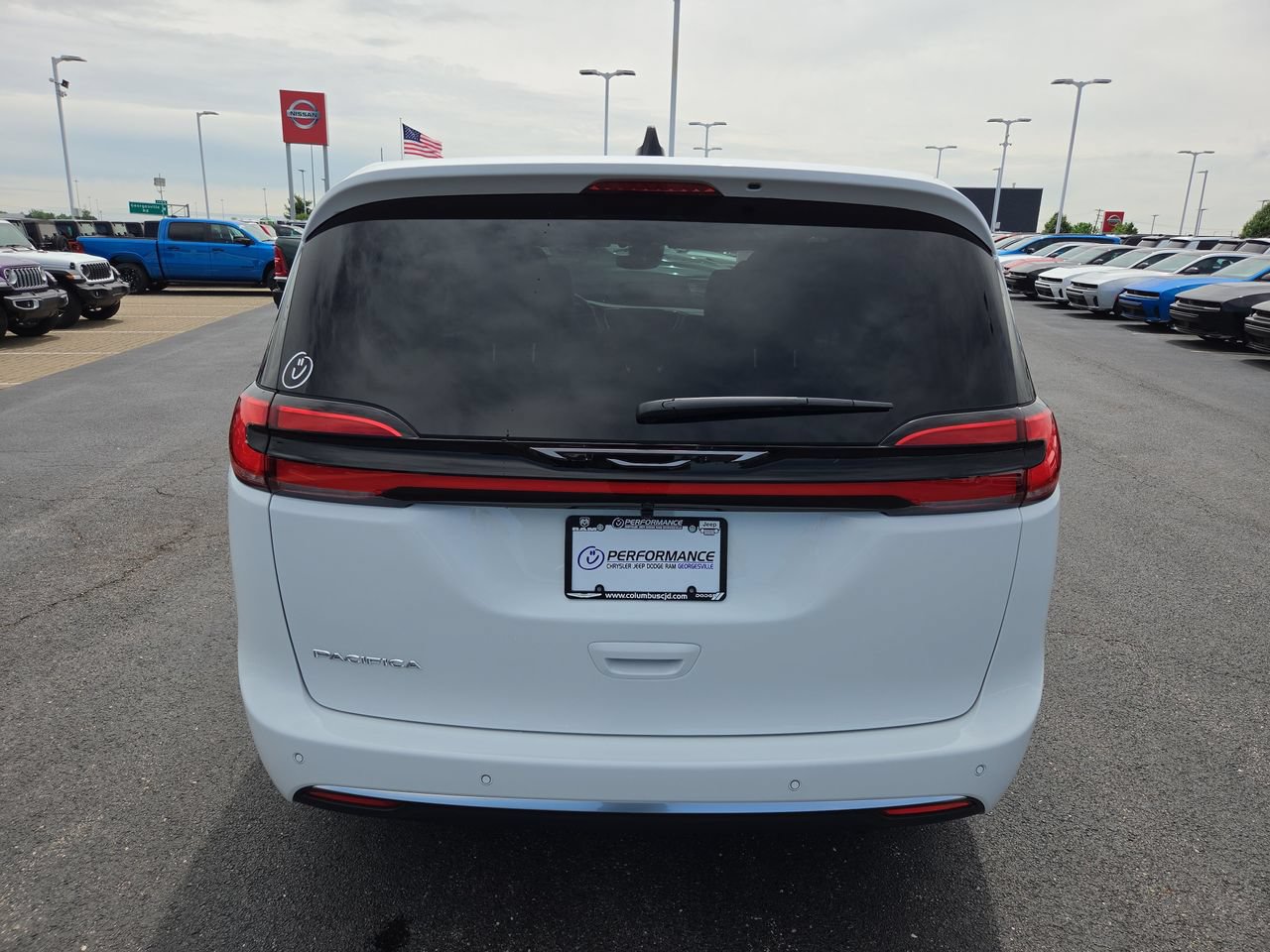 New 2027 Chrysler Pacifica Select w/ Family Tech Group FWD image 6