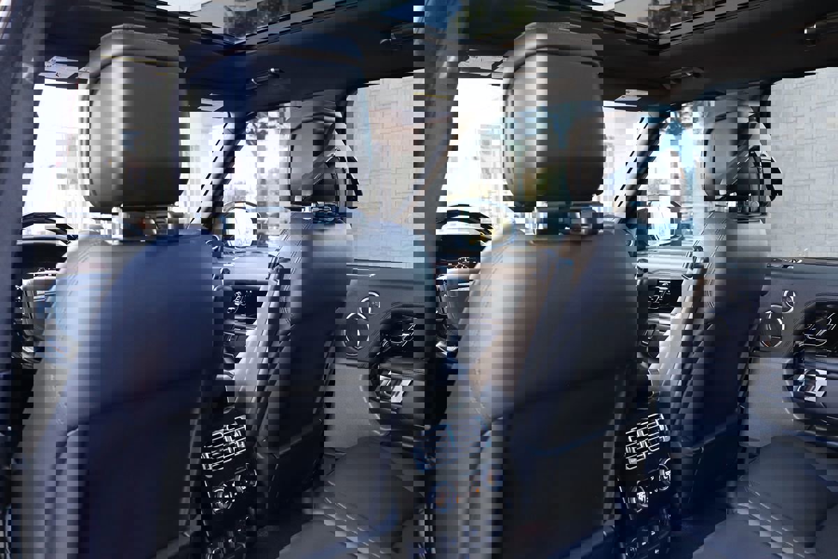 Used 2018 Land Rover Range Rover HSE image 31