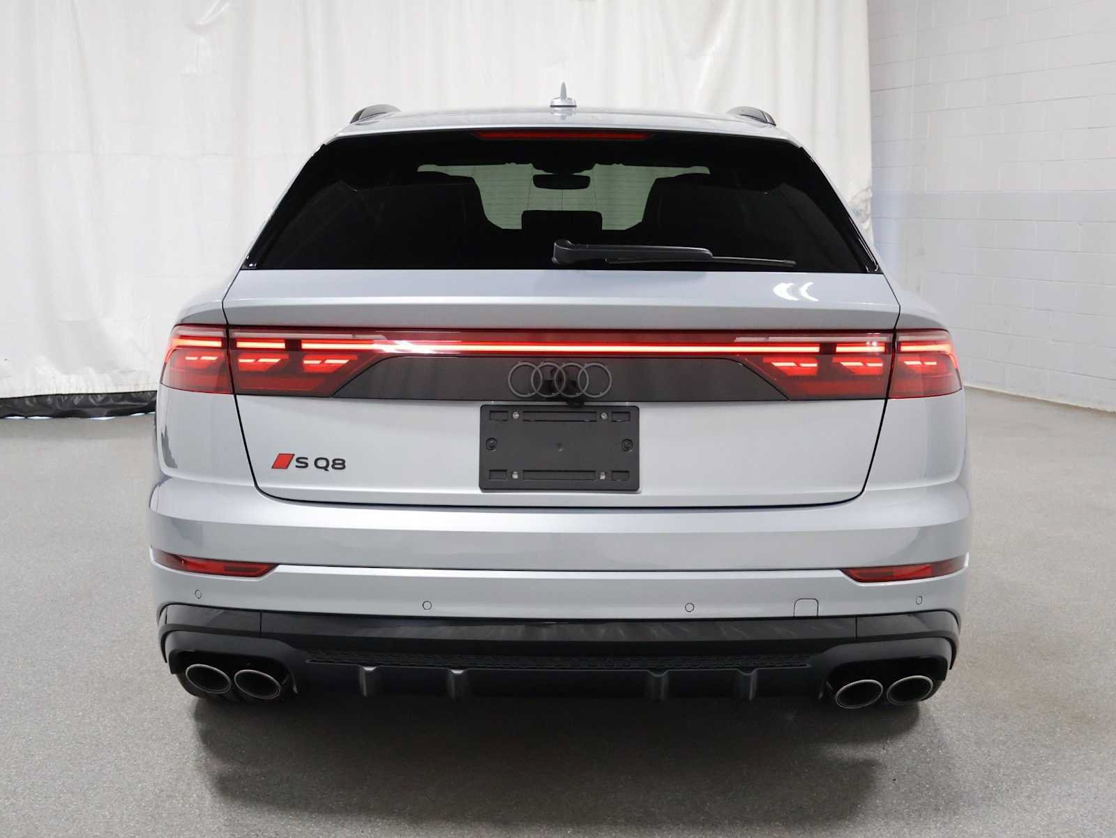 Used 2024 Audi SQ8 Prestige AWD/4WD image 7