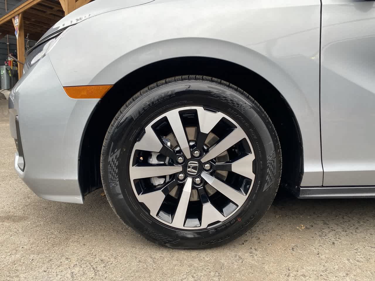 Used 2025 Honda Odyssey EX-L image 10