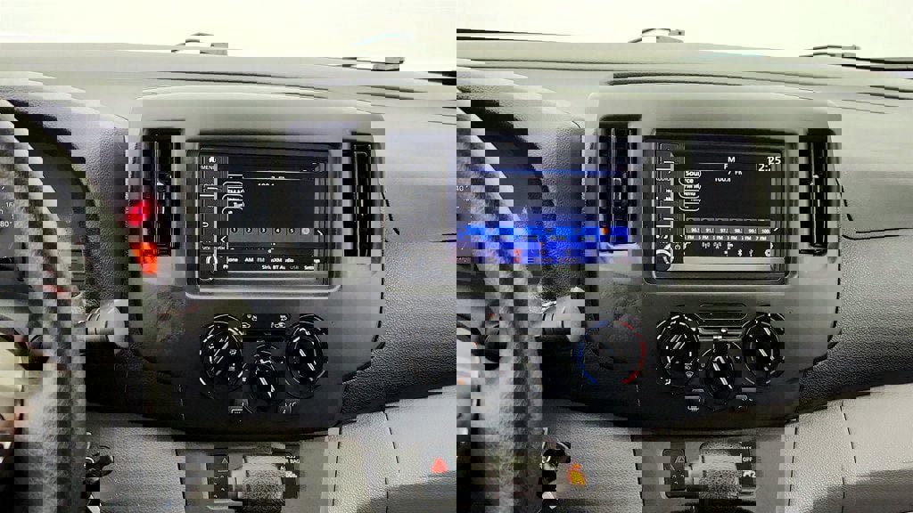 Used 2020 Nissan NV200 SV w/ Back Door Glass Package FWD image 17