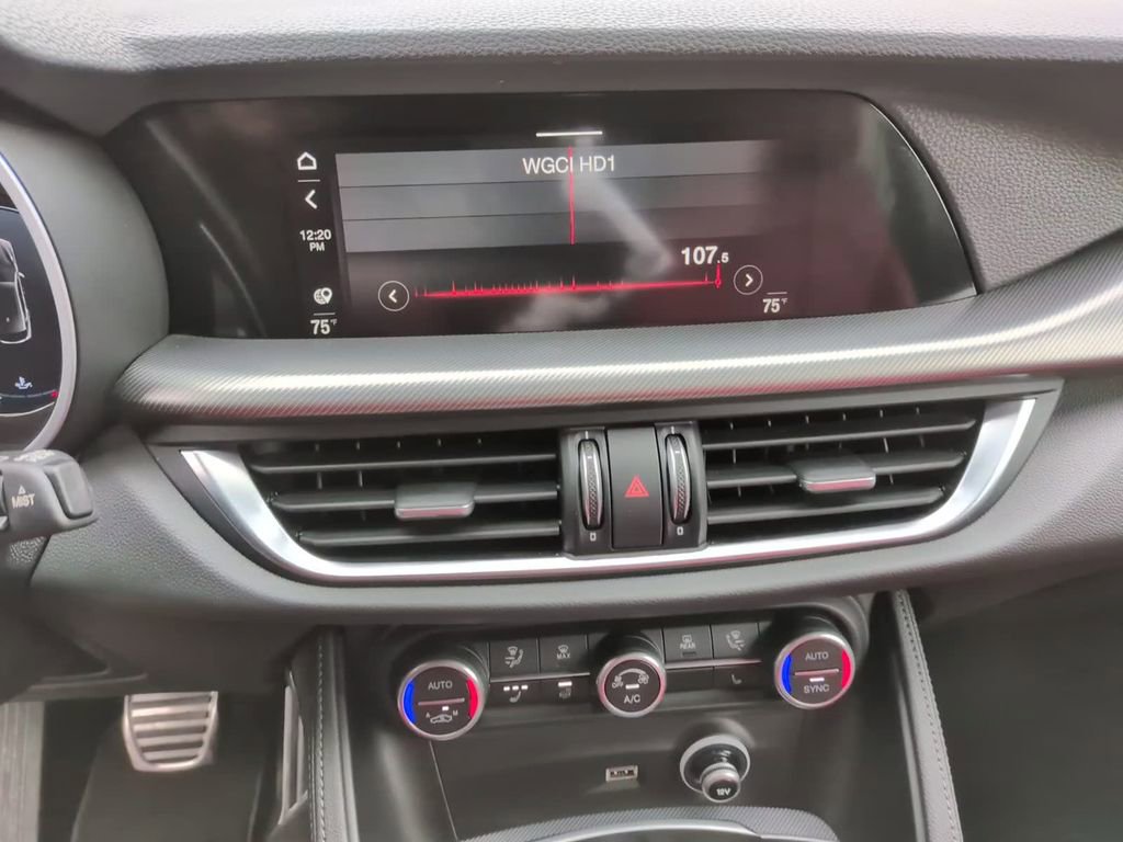 Used 2024 Alfa Romeo Stelvio Veloce image 30