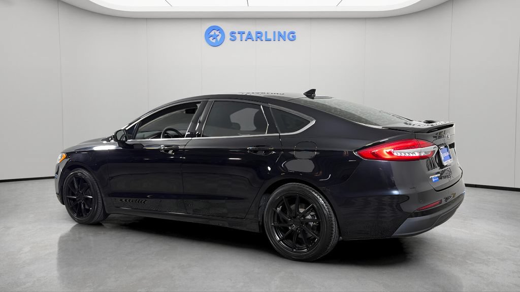 Used 2019 Ford Fusion SE w/ Equipment Group 151A FWD image 4