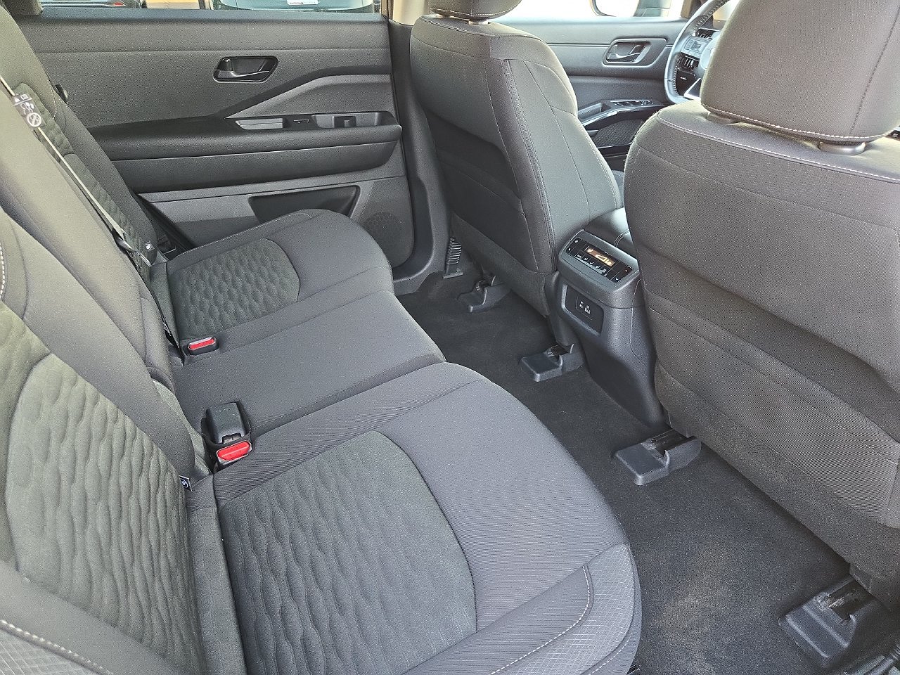 Certified 2025 Nissan Pathfinder SV FWD image 11
