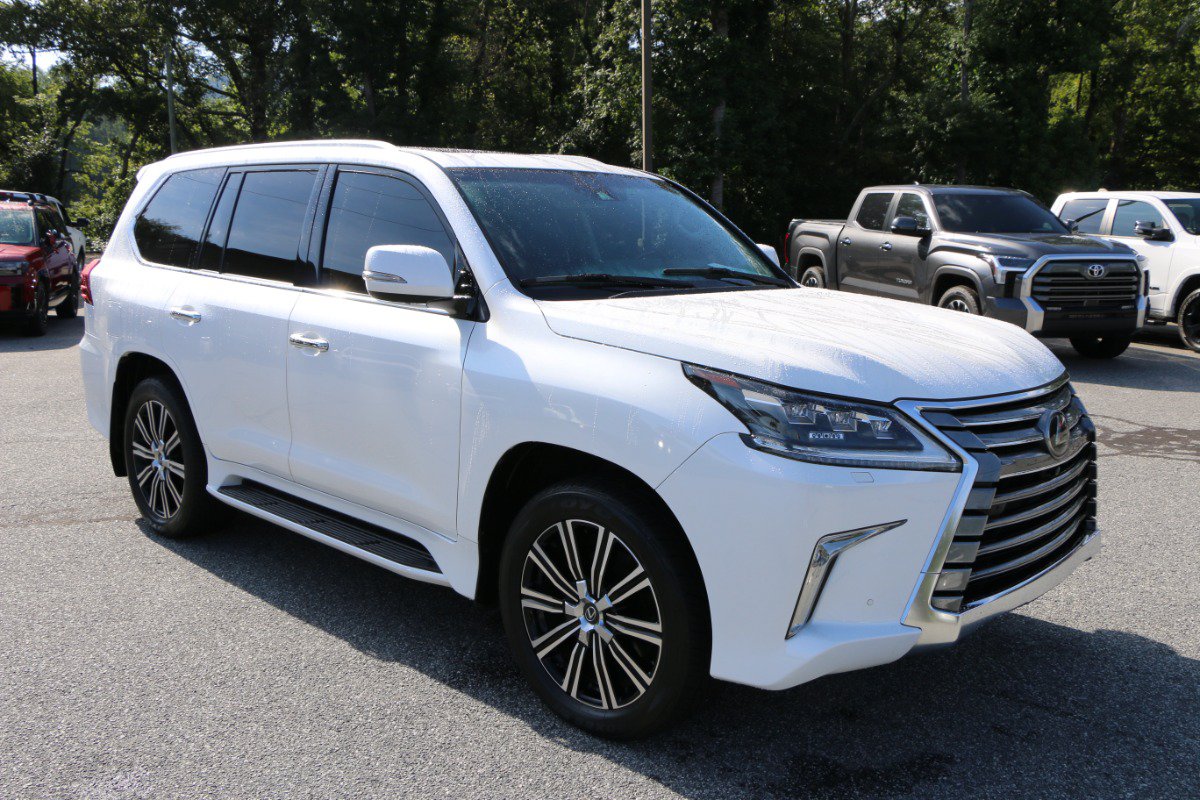 Used 2021 Lexus LX 570 4WD w/ Luxury Package image 10