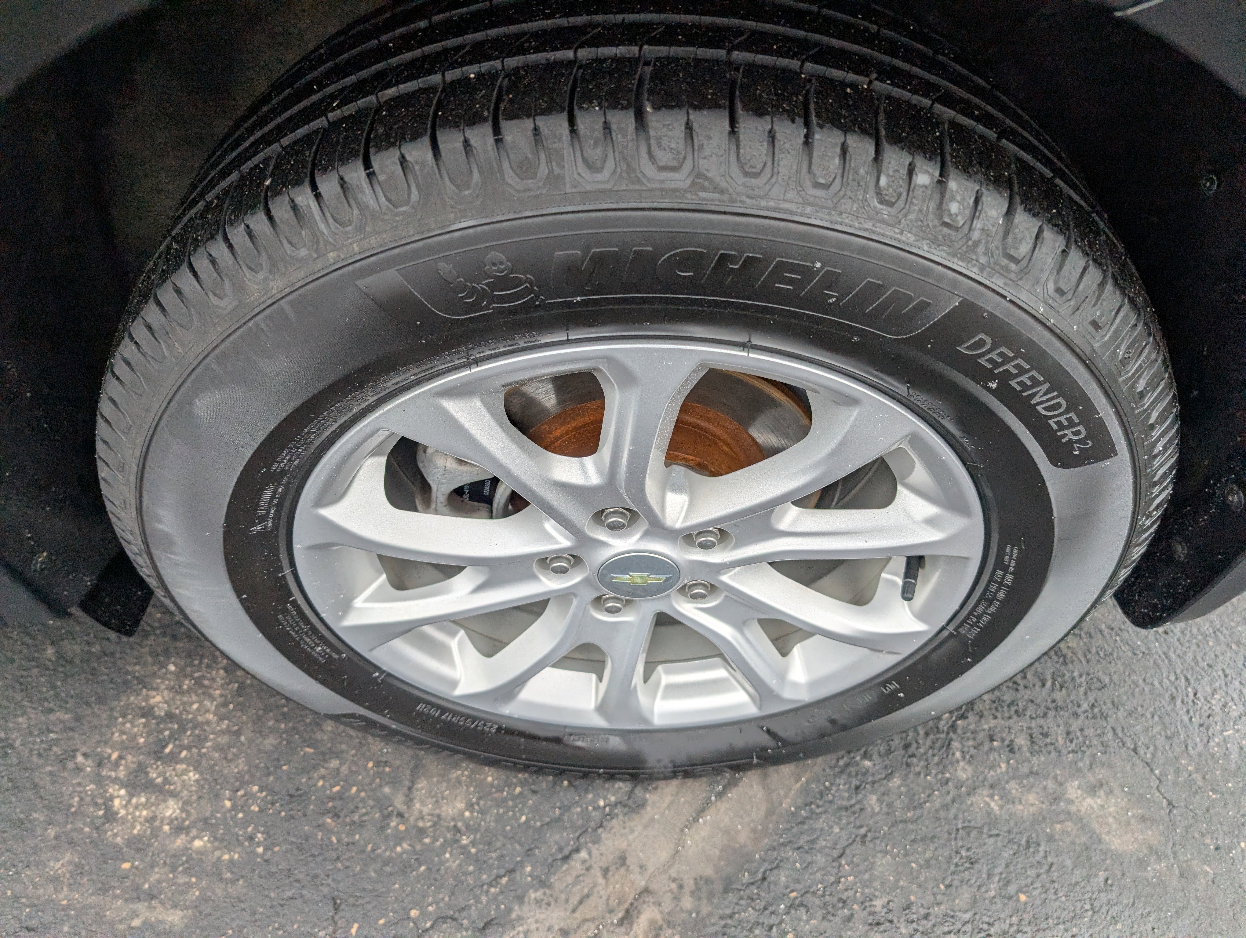 Used 2018 Chevrolet Equinox LT w/ LPO, Floor Liner Package image 9