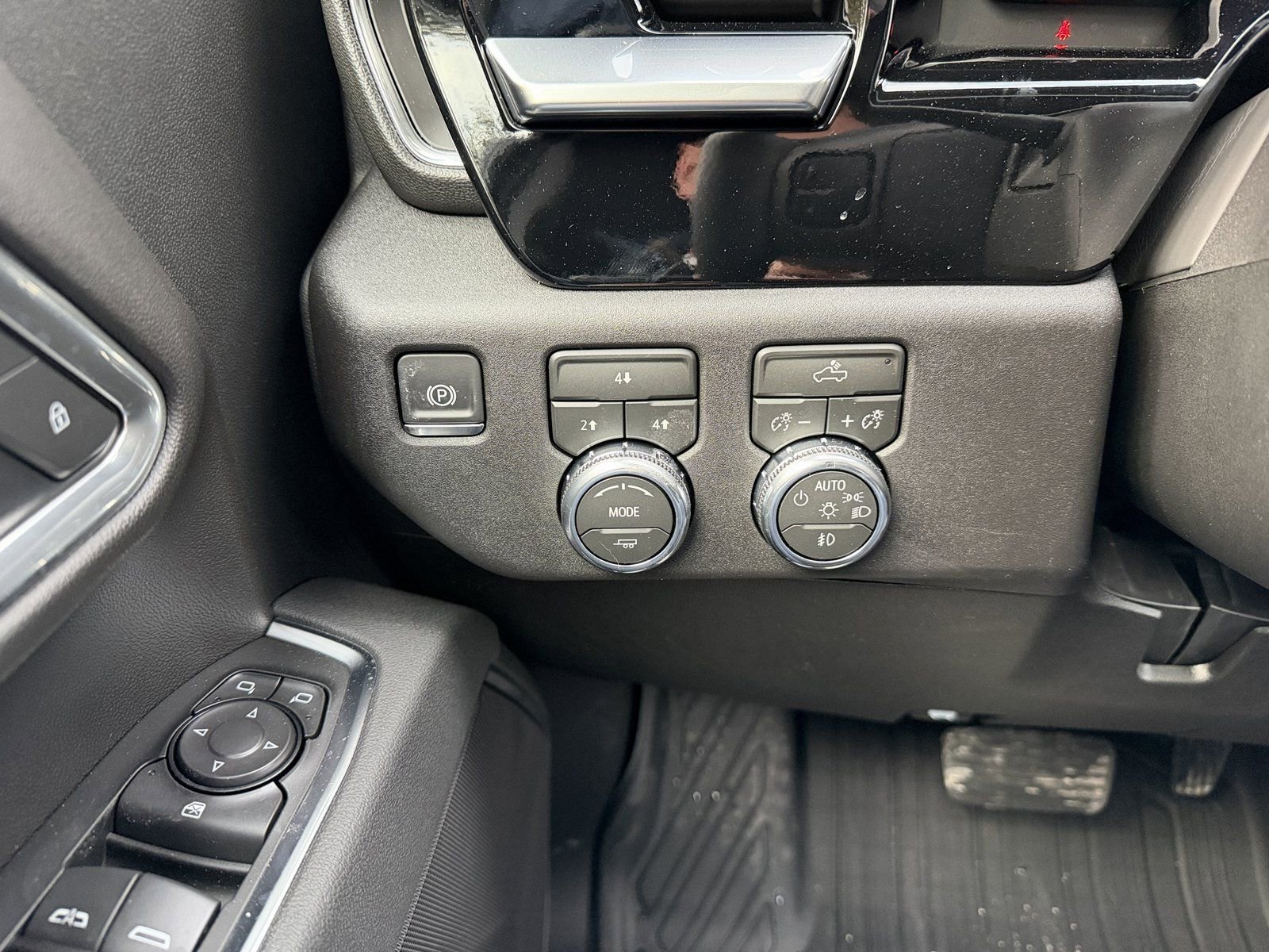 New 2026 GMC Sierra 2500 SLE w/ SLE Value Package; image 12