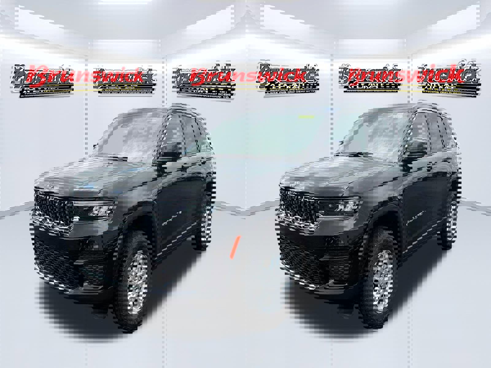 New 2025 Jeep Grand Cherokee Altitude image 1