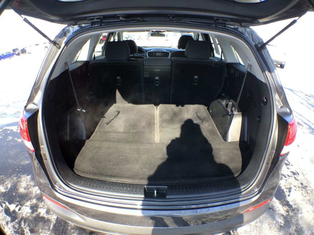 Used 2018 Kia Sorento LX image 42