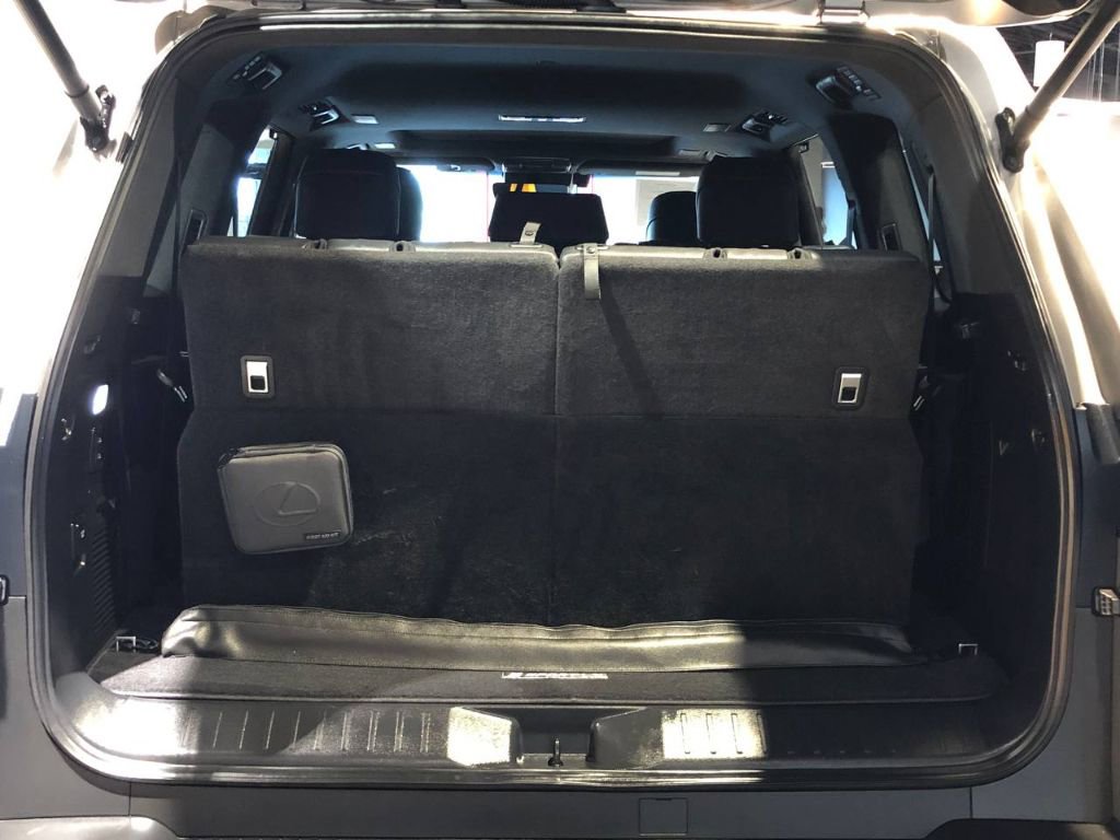 Used 2024 Lexus LX 600 F Sport image 13