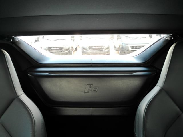 Used 2019 BMW i8 Roadster AWD/4WD image 28