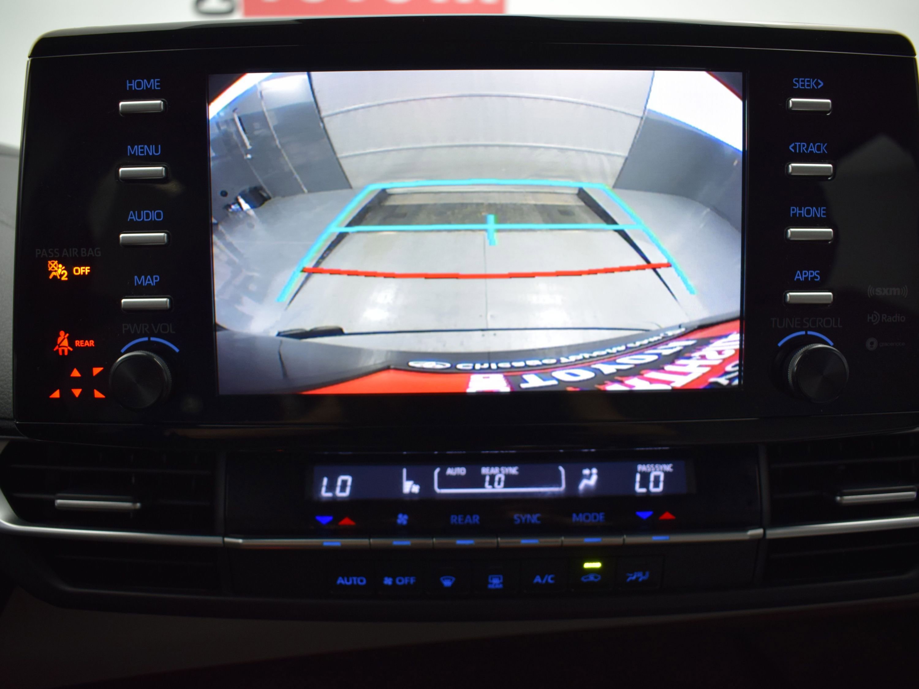 Used 2022 Toyota Sienna LE FWD image 17