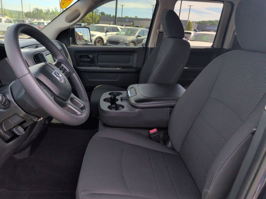 Used 2018 RAM 1500 Express w/ Express Value Package AWD/4WD image 4