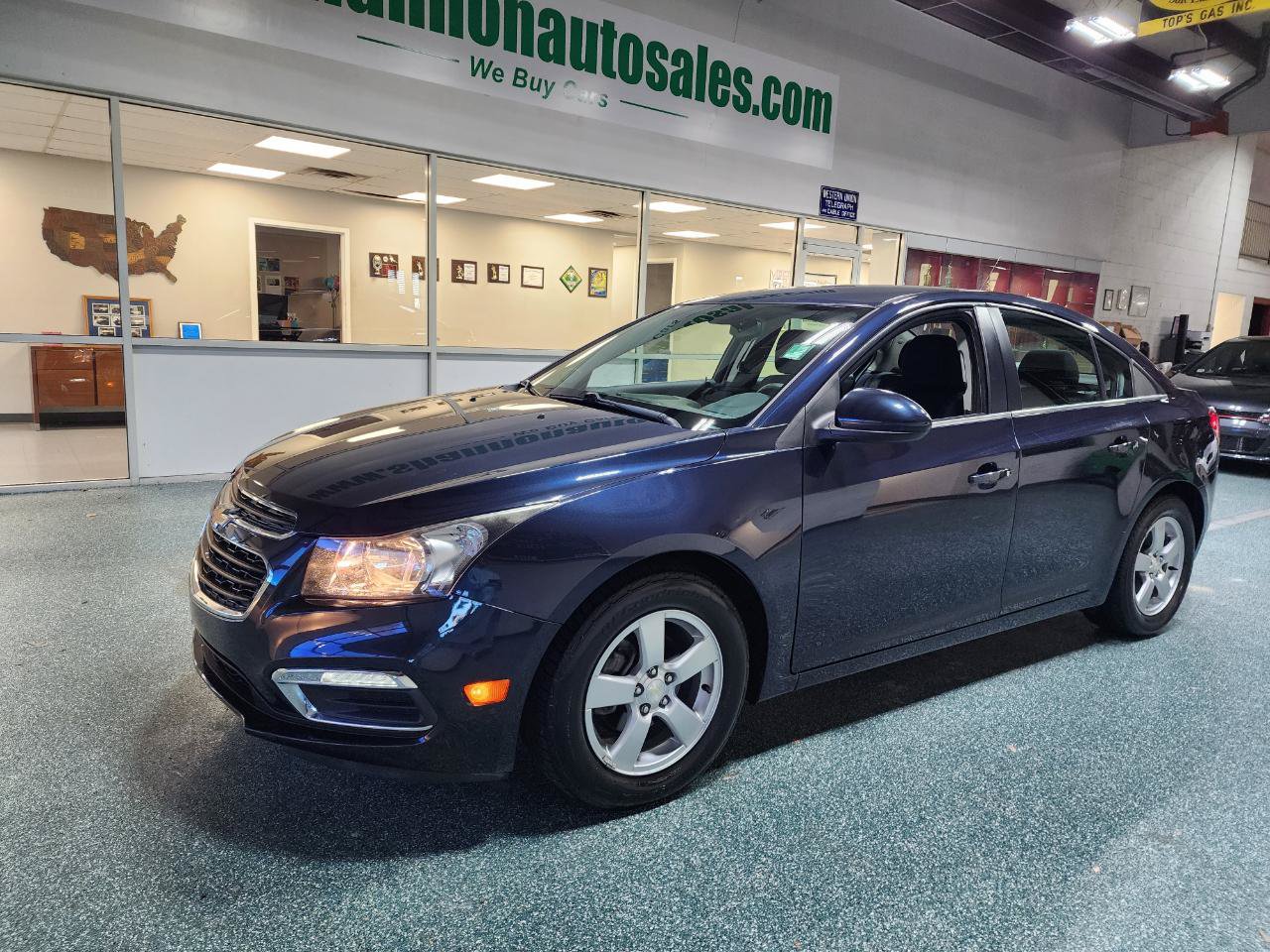 Used 2016 Chevrolet Cruze LT FWD image 2