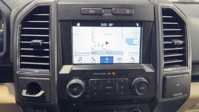 Used 2018 Ford F150 XLT w/ Trailer Tow Package RWD image 29