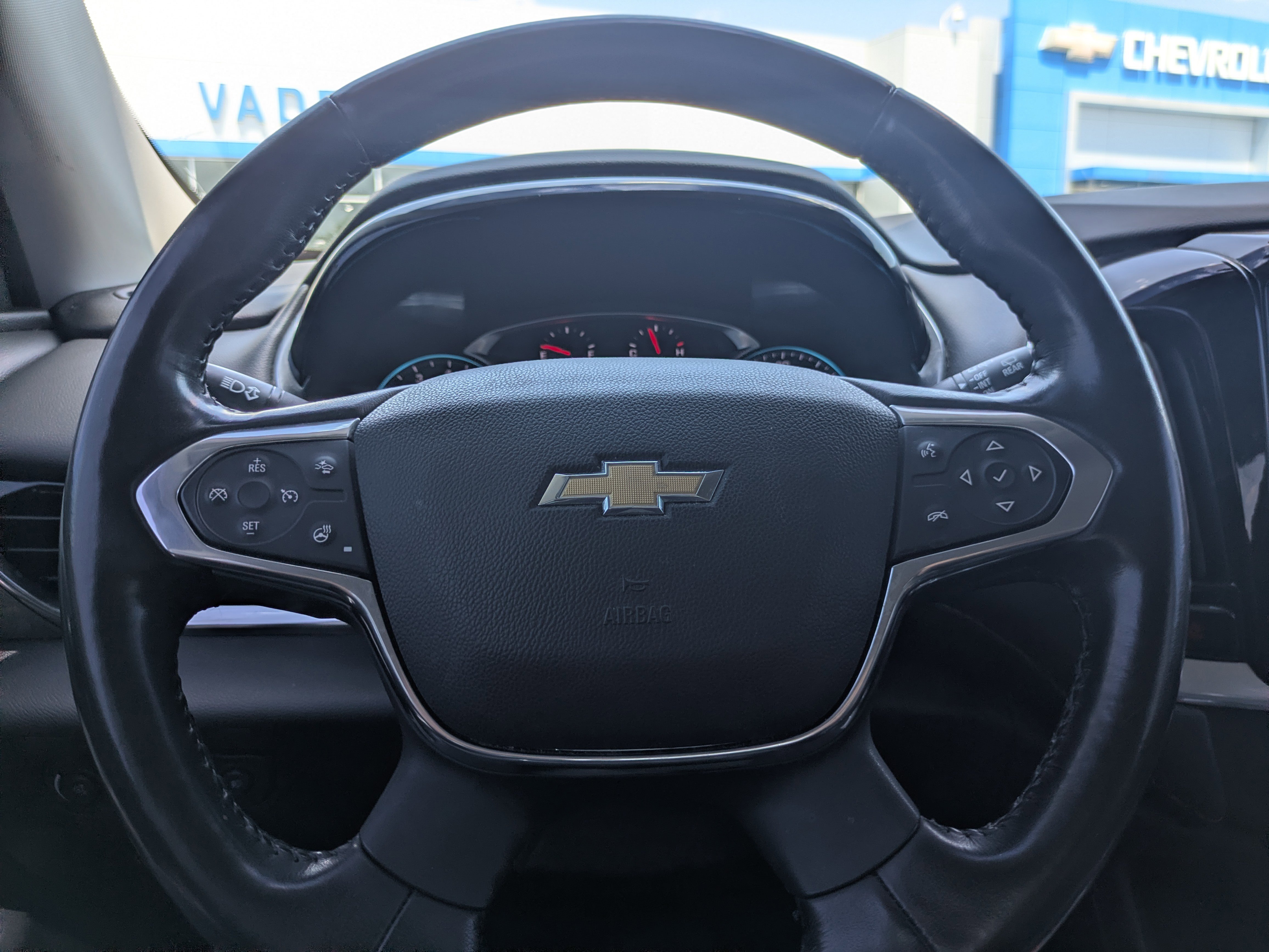 Used 2021 Chevrolet Traverse LT FWD image 22