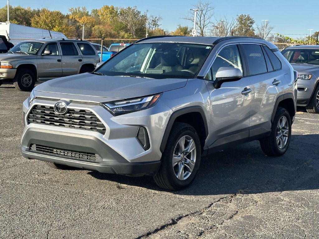 Used 2024 Toyota RAV4 XLE FWD image 7