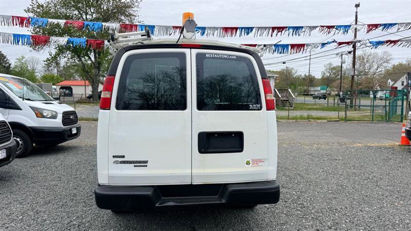 Used 2011 Chevrolet Express 2500 RWD image 7