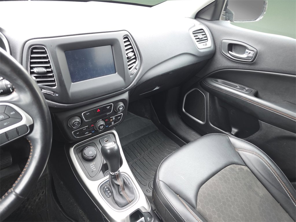 Used 2019 Jeep Compass Latitude image 28