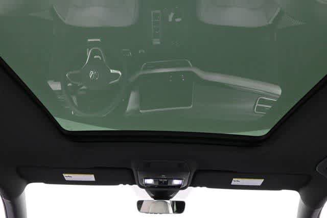 New 2026 Volkswagen Atlas Cross Sport SEL Premium R-Line image 9