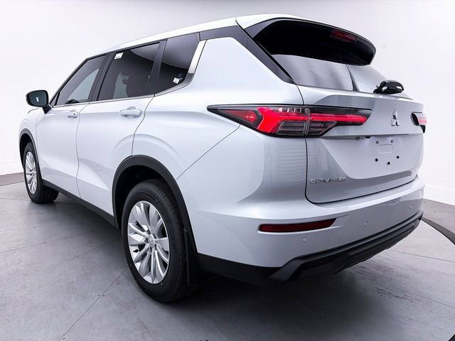 New 2025 Mitsubishi Outlander ES image 5