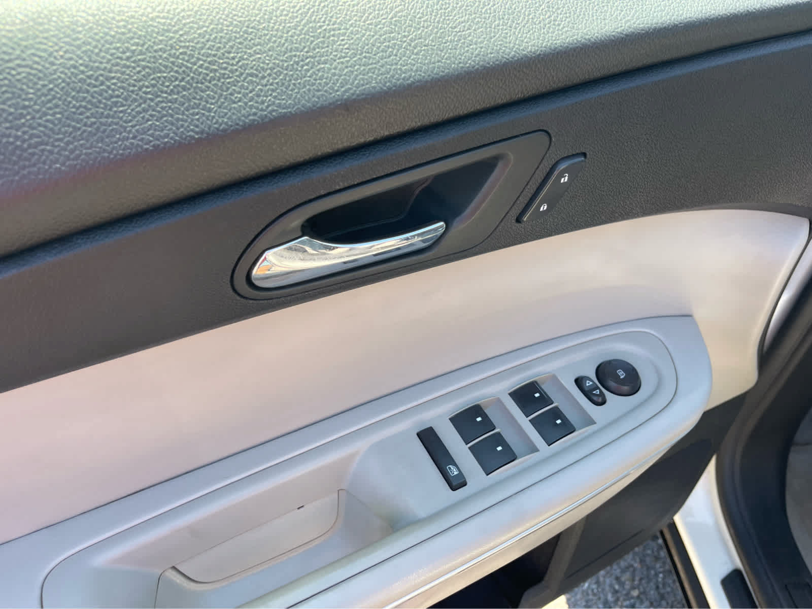 Used 2012 GMC Acadia SL FWD image 11