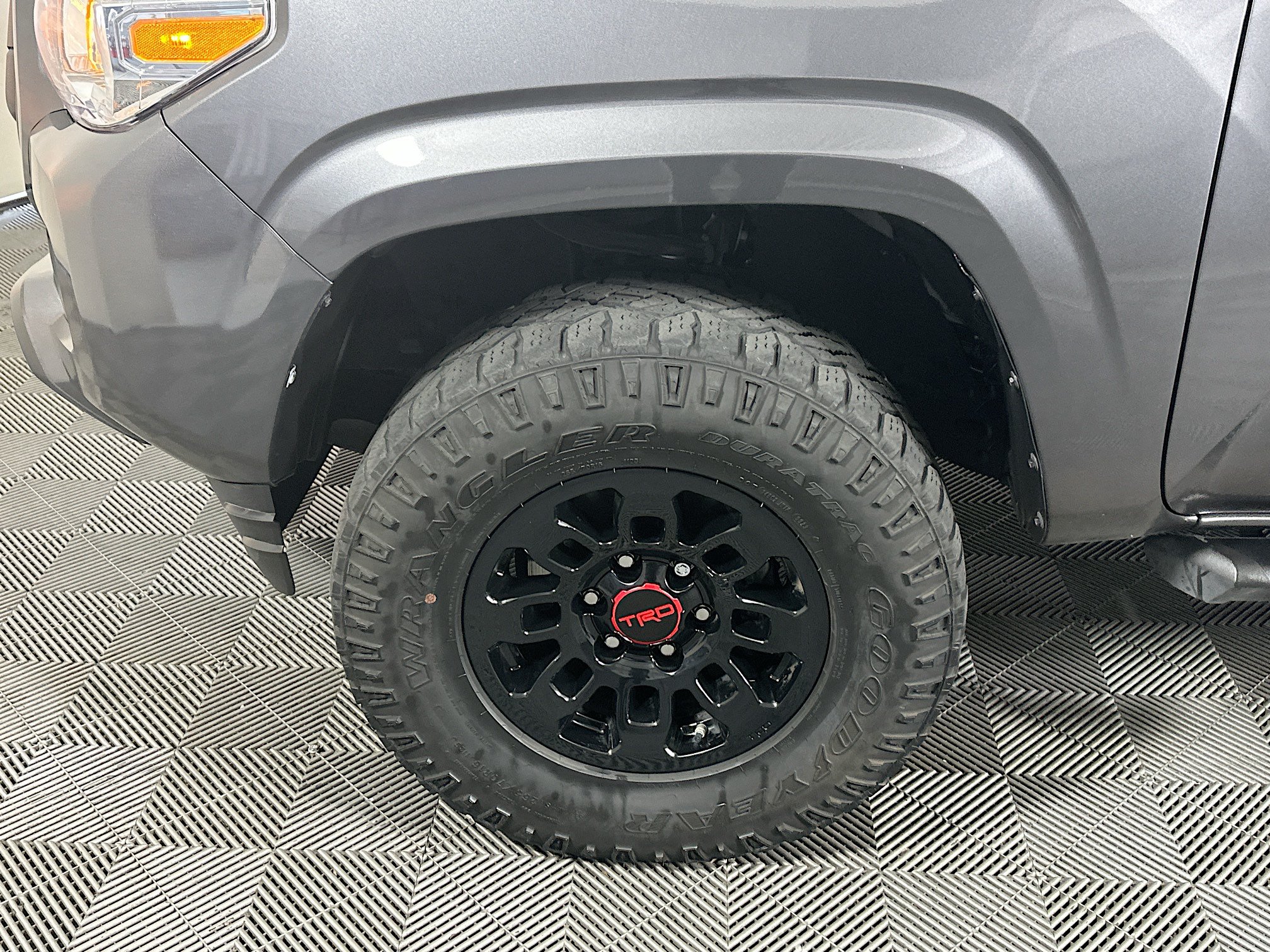 Used 2023 Toyota Tacoma SR w/ SR Convenience Package RWD image 11