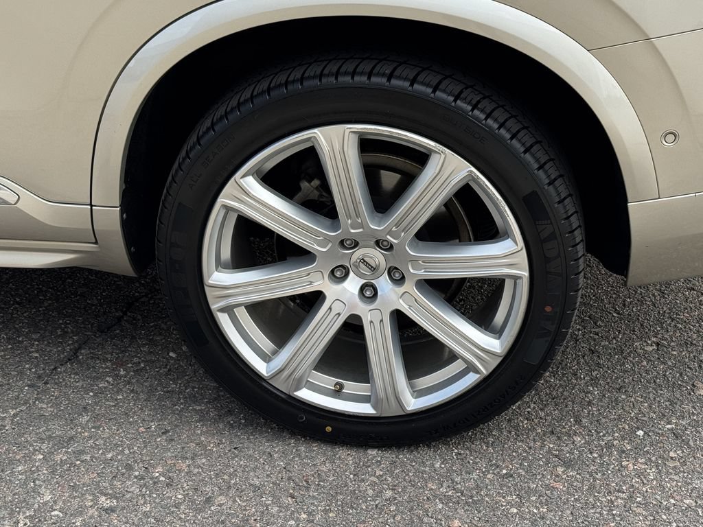 Used 2016 Volvo XC90 T6 Inscription w/ Vision Package AWD/4WD image 16