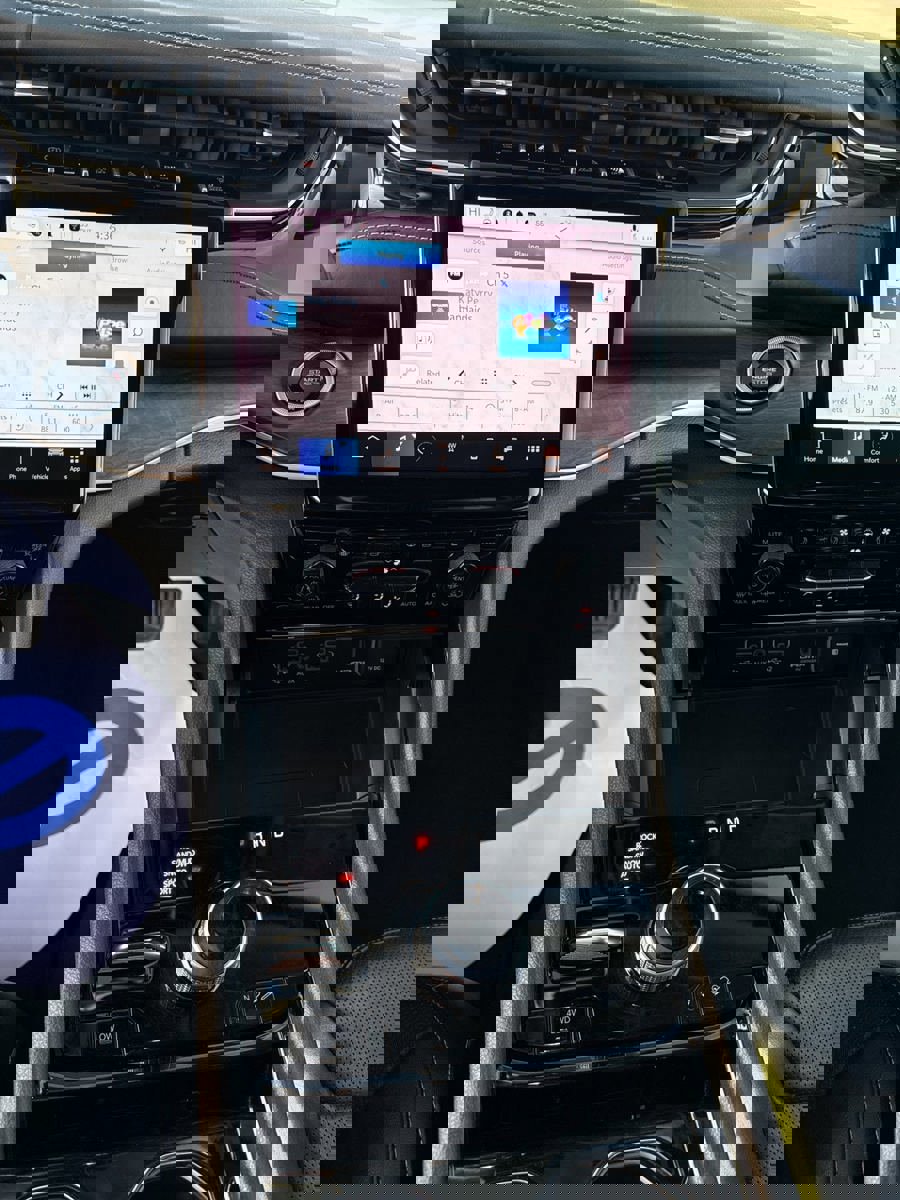 Used 2022 Jeep Grand Cherokee Limited w/ Luxury Tech Group II image 17