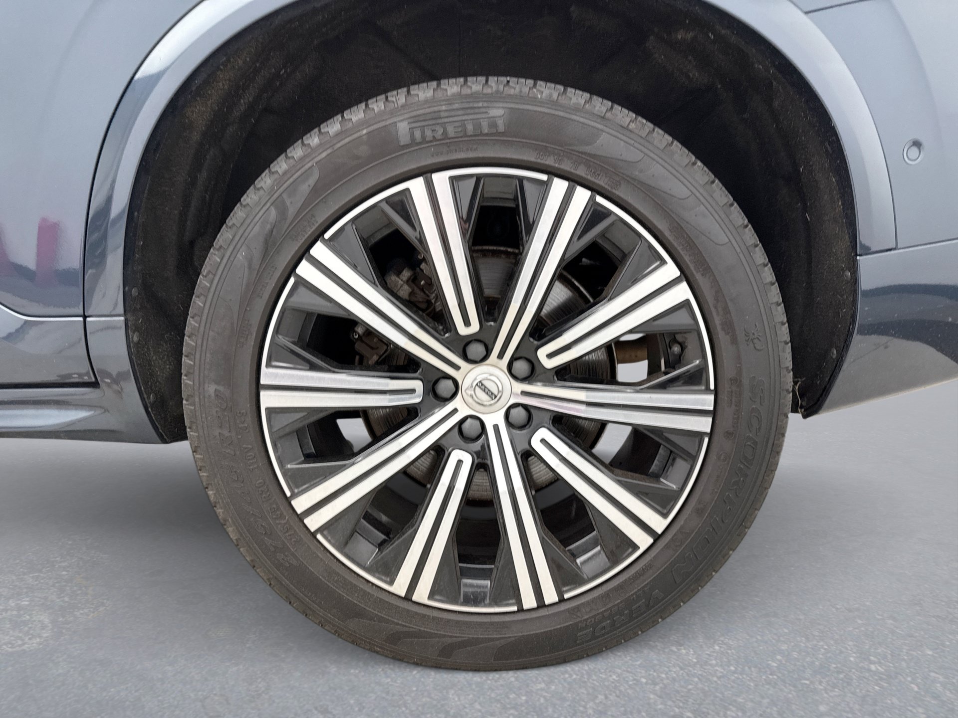 Used 2024 Volvo XC90 B5 Plus AWD/4WD image 13